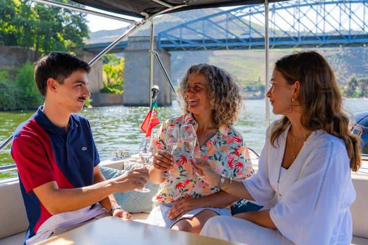 Porto - Douro Valley: Boat, Train, Wine Tasting & Lunch Included