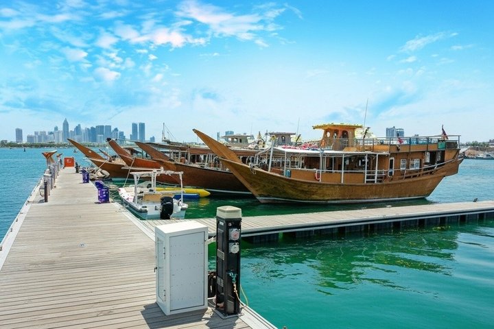 Doha: Traditional Sunset Dhow Cruise Tour with BBQ Buffet Dinner