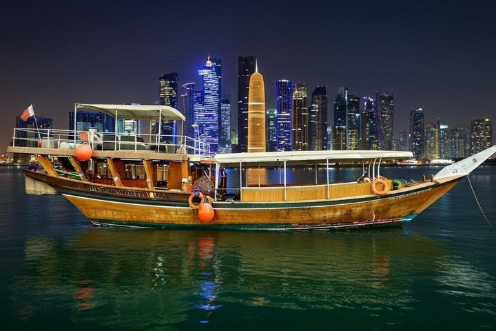 Doha: Traditional Sunset Dhow Cruise Tour with BBQ Buffet Dinner