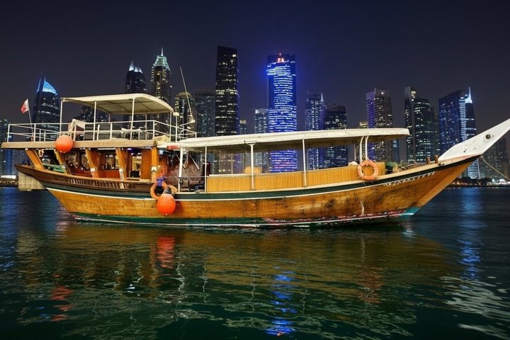 Doha: Traditional Sunset Dhow Cruise Tour with BBQ Buffet Dinner