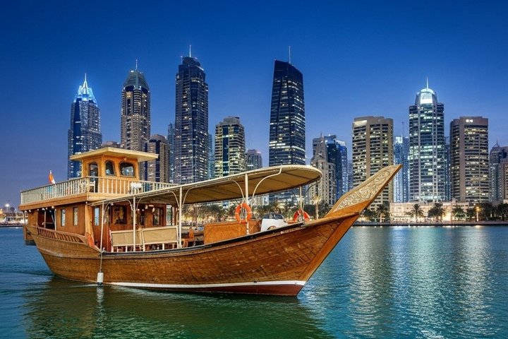 Doha: Traditional Sunset Dhow Cruise Tour with BBQ Buffet Dinner