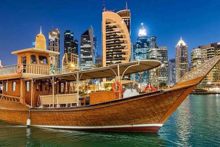 Doha: Traditional Sunset Dhow Cruise Tour with BBQ Buffet Dinner