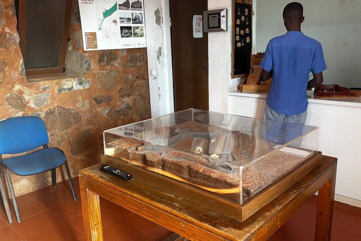 Old Town and Heritage Plateau Historic Tour with Local Guide