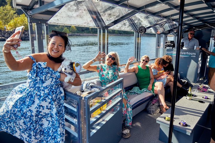 Scenic 2-Hour River Cruise to the Willamette Falls!