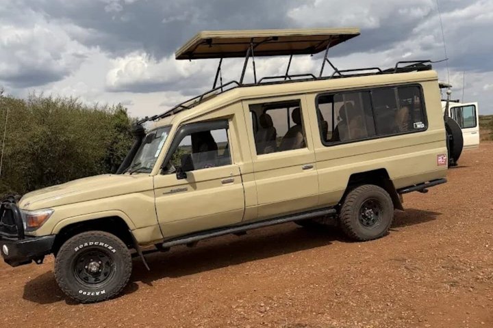 1 Day Tsavo East and West Extreme Wildlife Safari Adventure