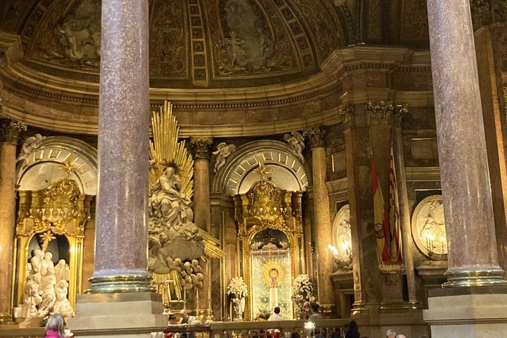 Guided tour of the Basilica of the Pillar of Zaragoza