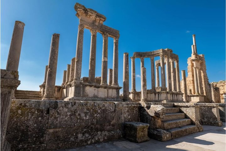 Fun VIP: Dougga UNESCO, Bulla Regia & Testour (Pickup All)