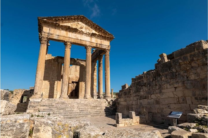 Fun VIP: Dougga UNESCO, Bulla Regia & Testour (Pickup All)