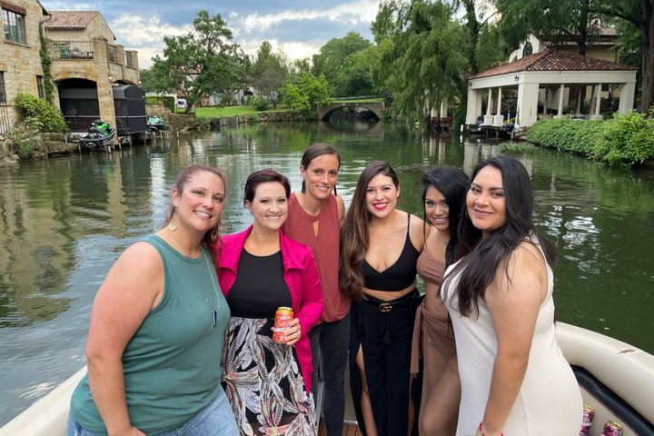Lake Austin Boat Cruise 1.5 Hour Scenic Tour BYOB Per Person