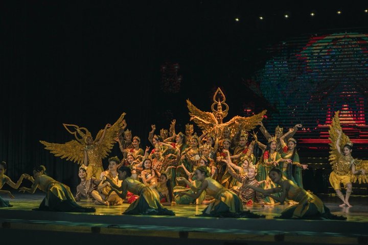 Luang Prabang Buddhas Light Stage Show