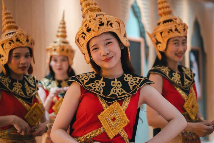 Luang Prabang Buddhas Light Stage Show