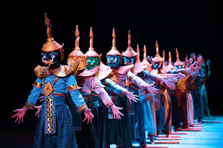 Luang Prabang Buddhas Light Stage Show