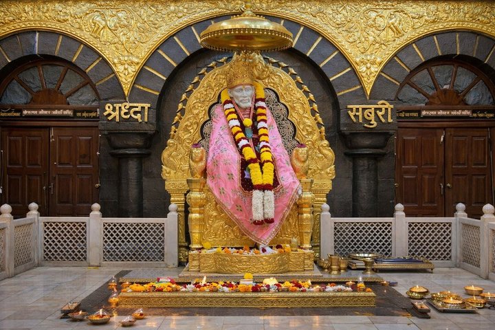 From Aurangabad: 3-Day Tour of Shirdi Sai Baba, Ajanta, & Ellora.