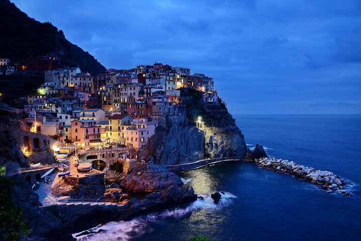 Monterosso : Cinque Terre boat tour day or sunset with aperitif