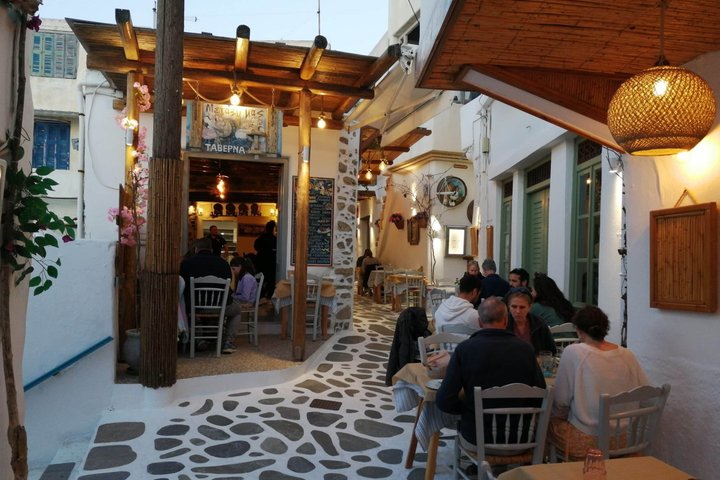 Naxos Old Town Private Food Tour with Dinner and Pickup