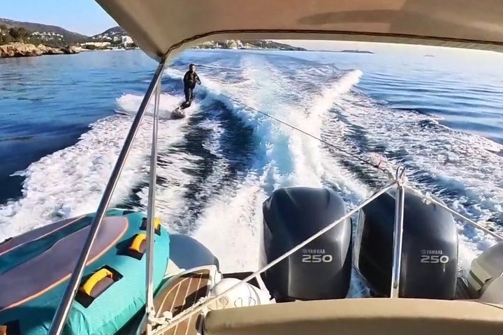 Palma de Mallorca Private Boat Trip with Water Toys and 25 Coves