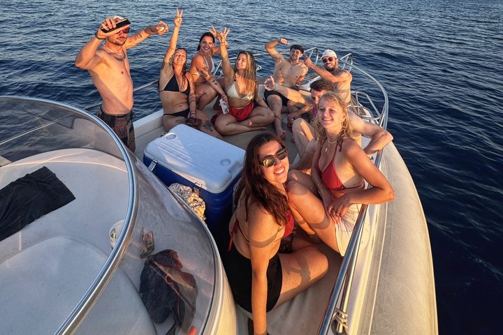 Palma de Mallorca Private Boat Trip with Water Toys and 25 Coves