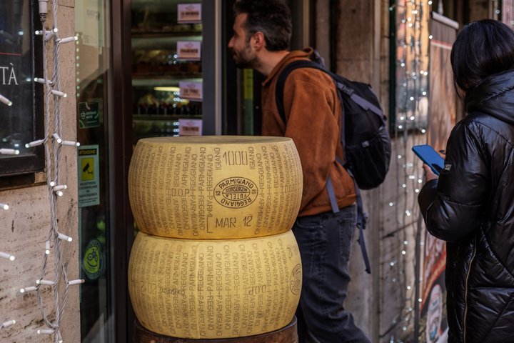 Parma Guided Food Tour with 8 Authentic Local Food Tastings