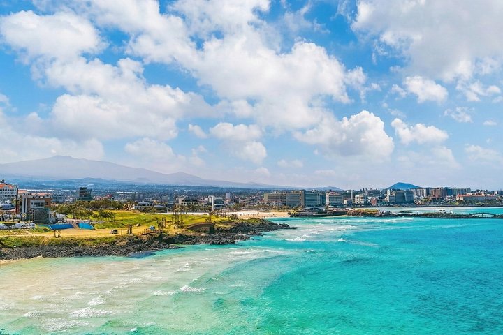 Jeju East Essentials – Seongsan Ilchulbong (UNESCO) & Haenyeo
