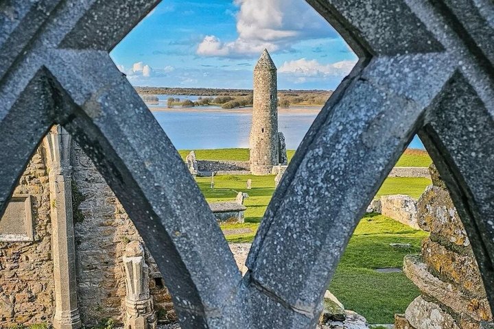Private Boat Tour on River Shannon to Clonmacnoise, Athlone