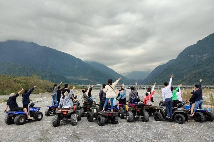 Hualien Day Tour: Taroko Gorge, Qingshui Cliffs & Qixingtan Beach