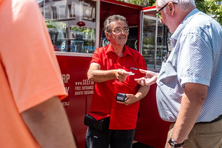 Discover Antwerp in a unique way by tram