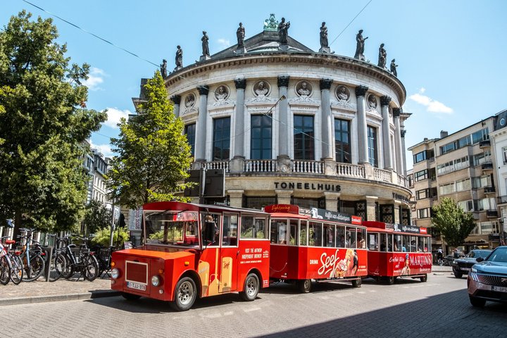 Discover Antwerp in a unique way by tram