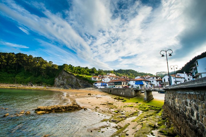 From Oviedo and Gijón: Llanes, Ribadesella, Alto de Fitu and Bowls