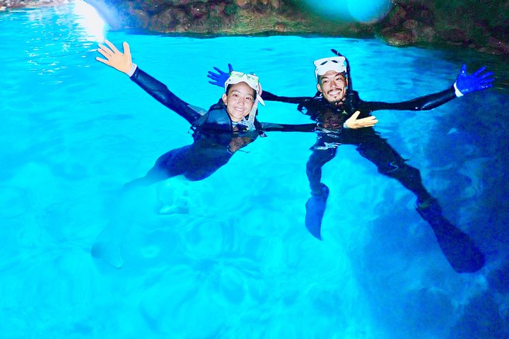 Snorkeling in the Blue Cave area【Okinawa Prefecture: Free feeding & photo images!English and Chinese speaking guide available!
