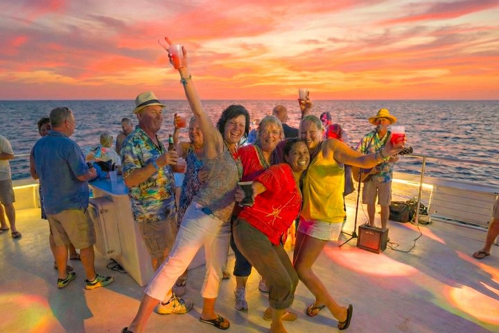 Key West Sunset Cruise: Dinner, Live Music & Drinks Included