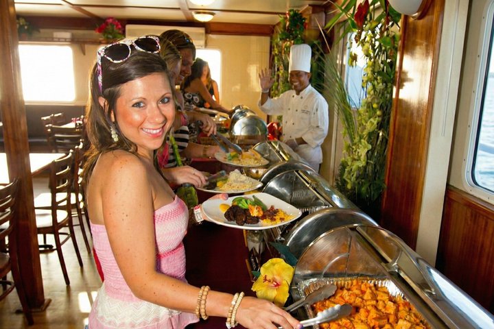 Key West Sunset Cruise: Dinner, Live Music & Drinks Included