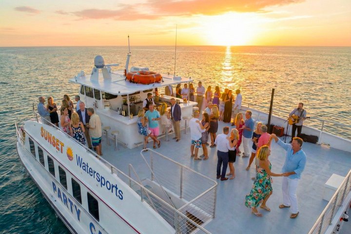 Key West Sunset Cruise: Dinner, Live Music & Drinks Included