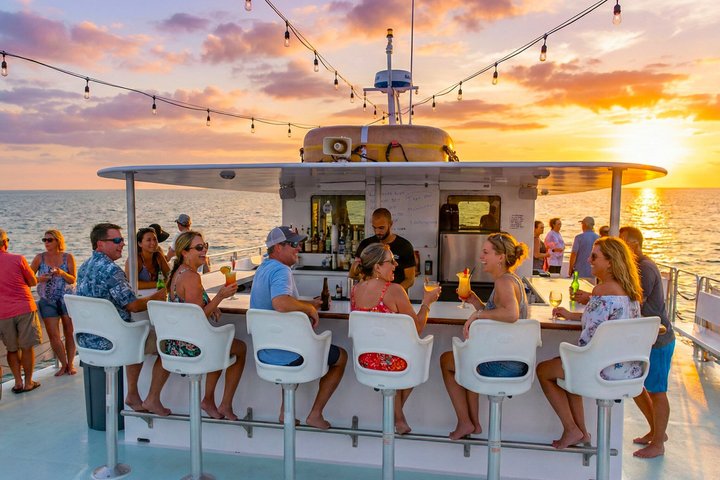 Key West Sunset Cruise: Dinner, Live Music & Drinks Included