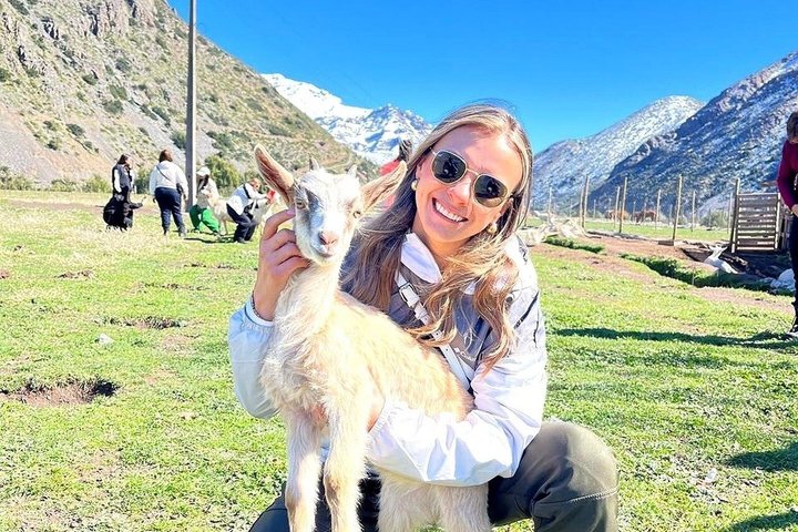 Cajon del Maipo/Embalse del Yeso, Tradition Folk Picnic included