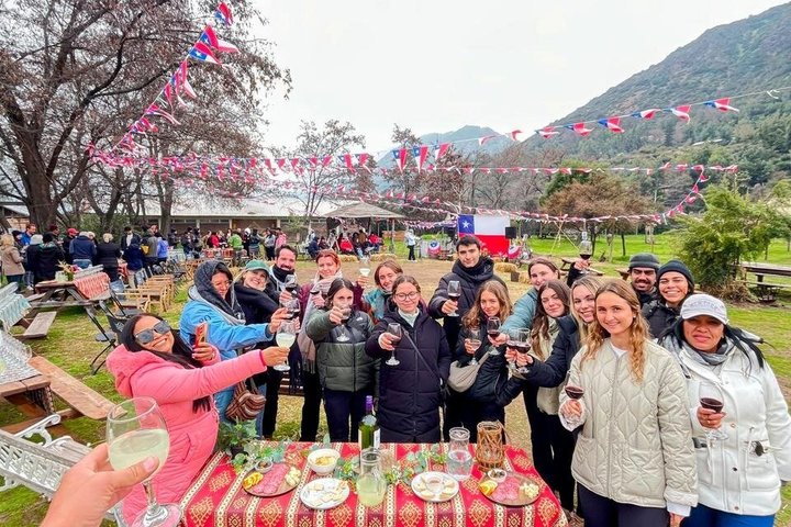 Cajon del Maipo/Embalse del Yeso, Tradition Folk Picnic included