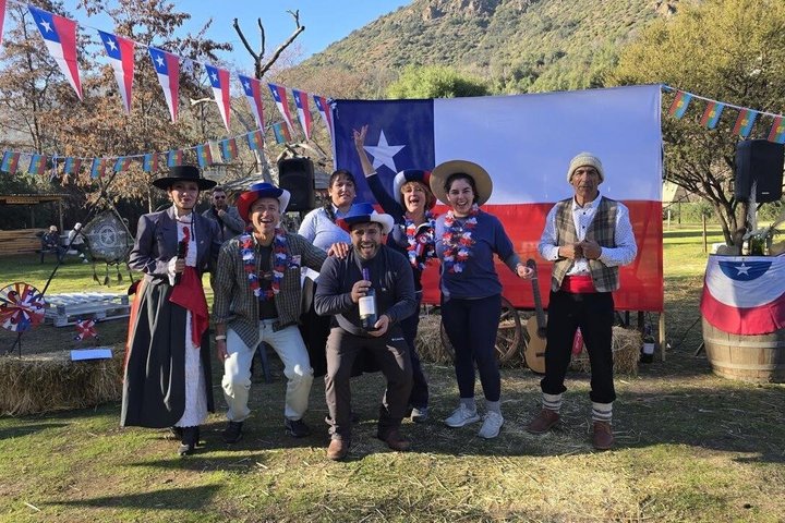 Cajon del Maipo/Embalse del Yeso, Tradition Folk Picnic included