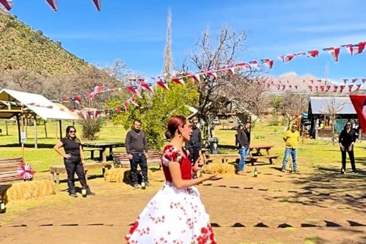 Cajon del Maipo/Embalse del Yeso, Tradition Folk Picnic included