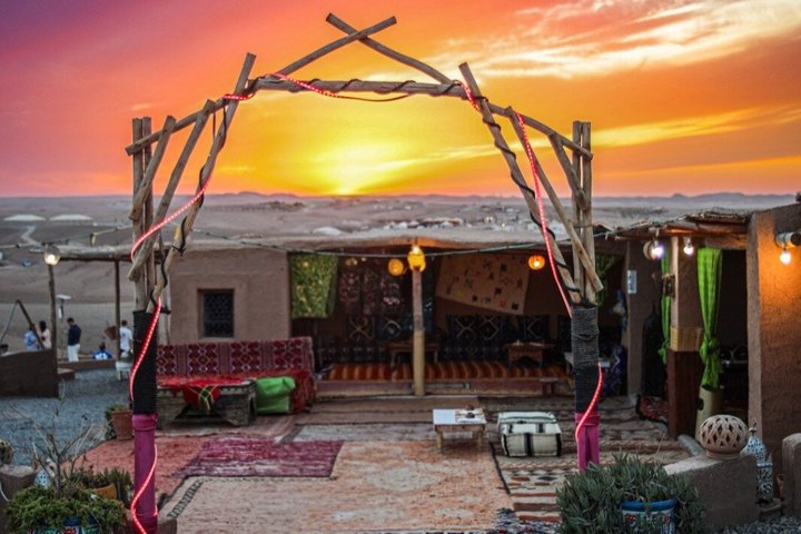 Agafay Desert Dinner, Camel Ride, Fire Show & Traditional Music