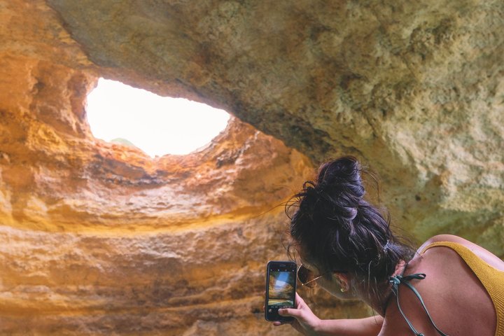 Portimao: Dolphins & Caves - Catamaran witn Marine Biologist