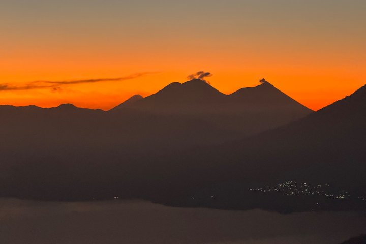 Sunrise Tour in Indian Nose Hike and Views of Lake Atitlan