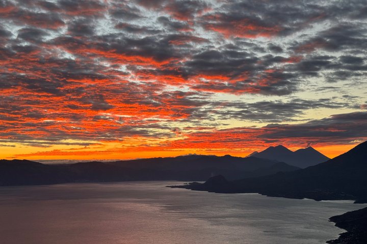 Sunrise Tour in Indian Nose Hike and Views of Lake Atitlan