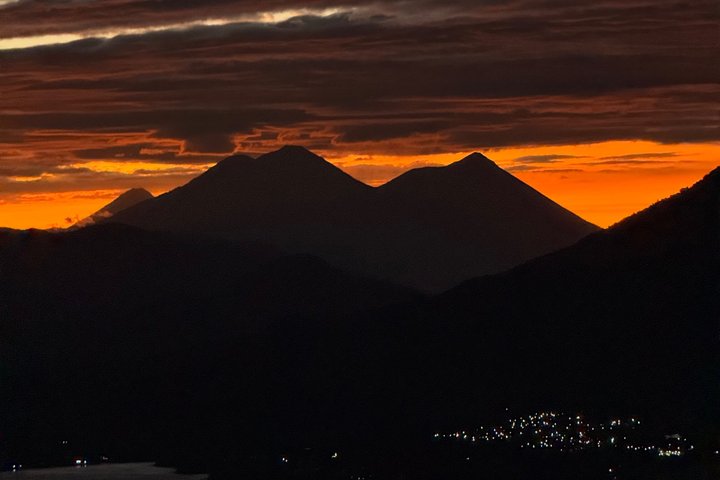 Sunrise Tour in Indian Nose Hike and Views of Lake Atitlan