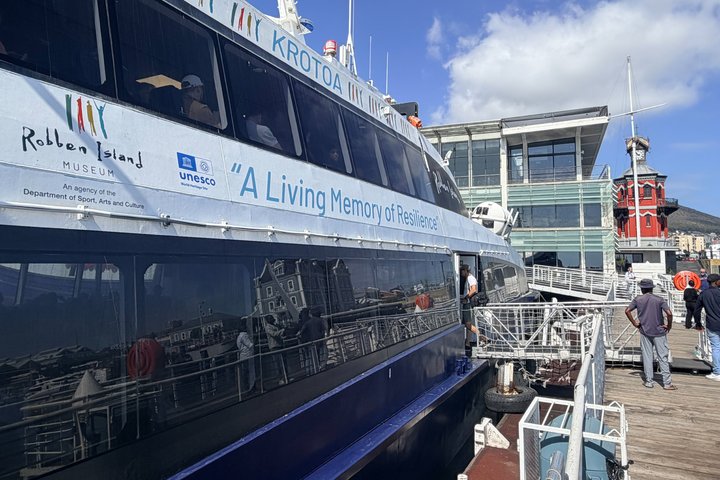 Robben Island Half Day Tour with Pre-Booked Ticket from Cape Town