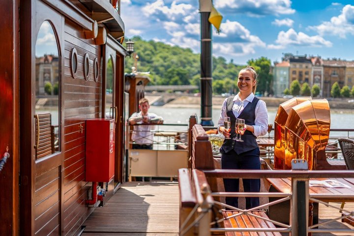 Budapest Paddle Steamer Danube Cruise with Tokaj & Audio Guide