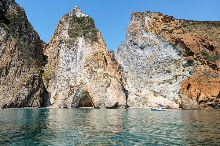 Pontine Islands on board Gozzo Caruso from Sperlonga