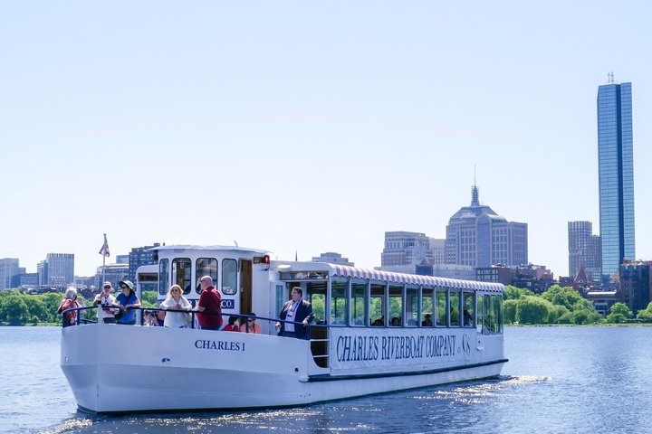 Boston Skyline Sightseeing Boat Tour: Charles River Cruise