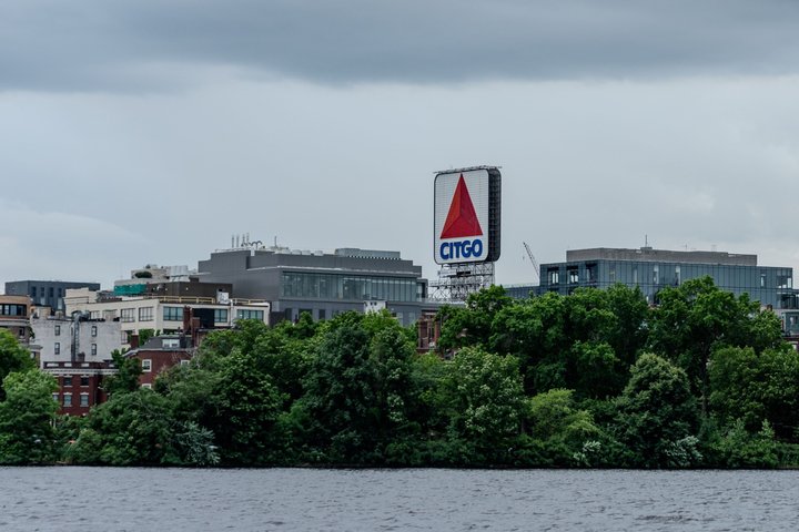 Boston Skyline Sightseeing Boat Tour: Charles River Cruise
