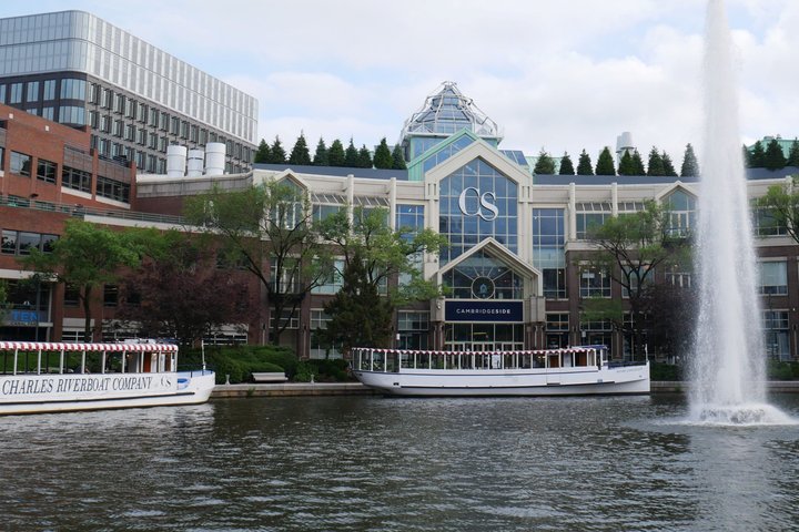 Boston Skyline Sightseeing Boat Tour: Charles River Cruise