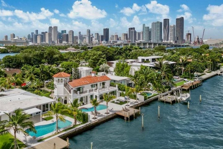 Miami Skyline Cruise Biscayne Bay Views & City Lights
