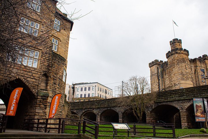 90 minute Old Newcastle Walking Tour - FREE castle entry